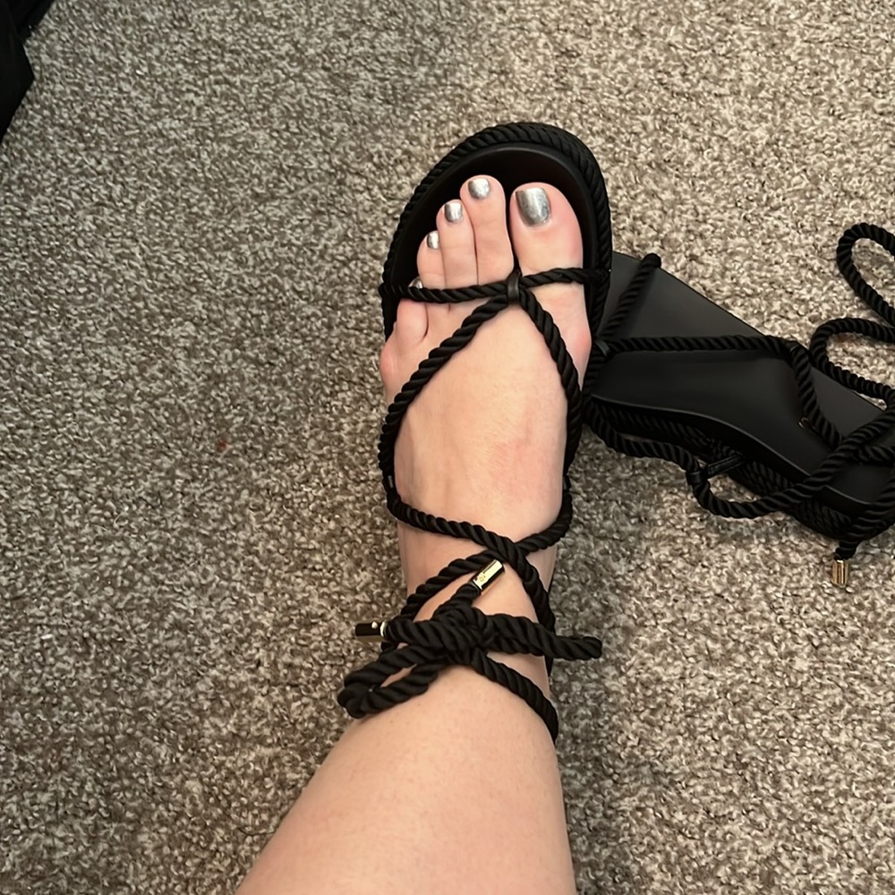 Express Sandals - Picture 4 of 5